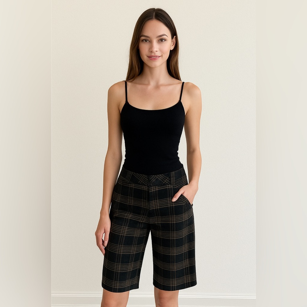 Preowned Stooshy knee length shorts for women size 9